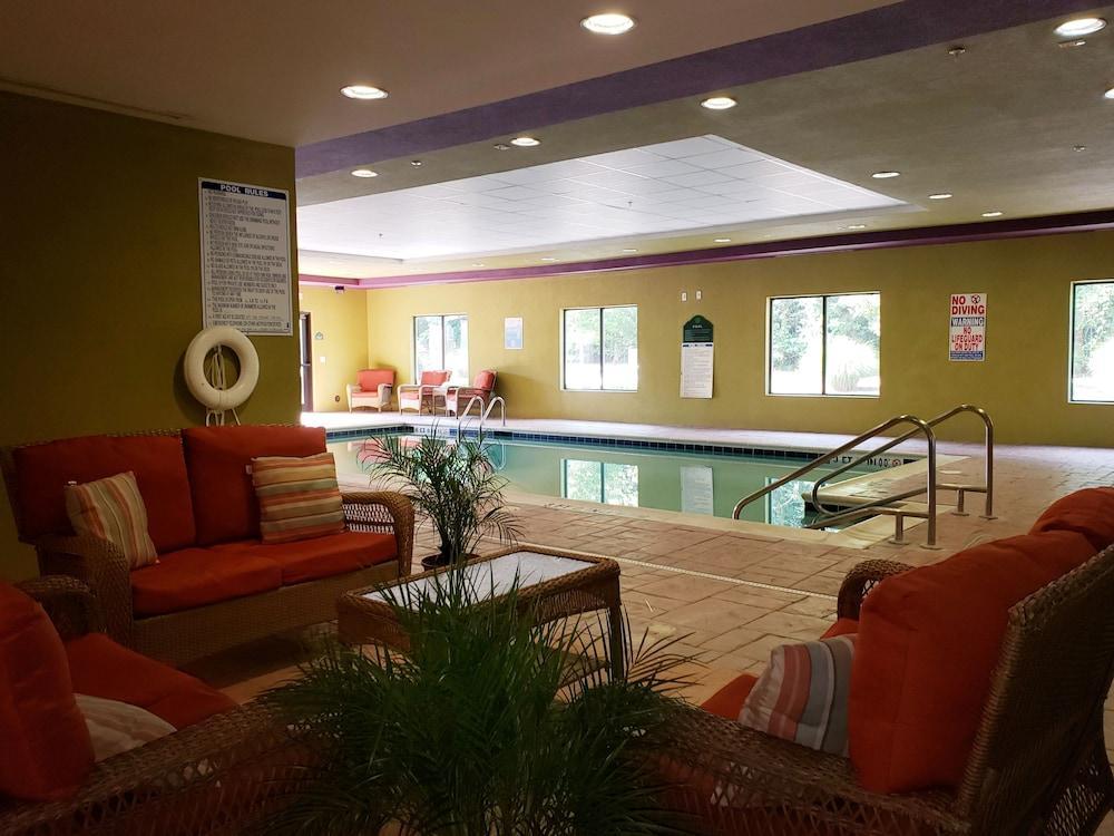 Wingate By Wyndham State Arena Raleigh/Cary Hotel Экстерьер фото
