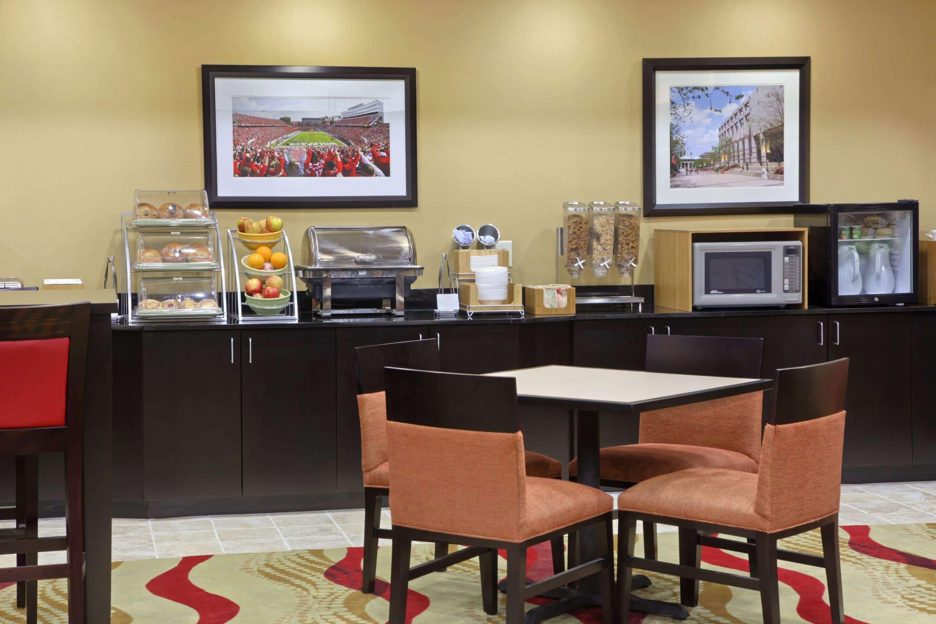 Wingate By Wyndham State Arena Raleigh/Cary Hotel Экстерьер фото