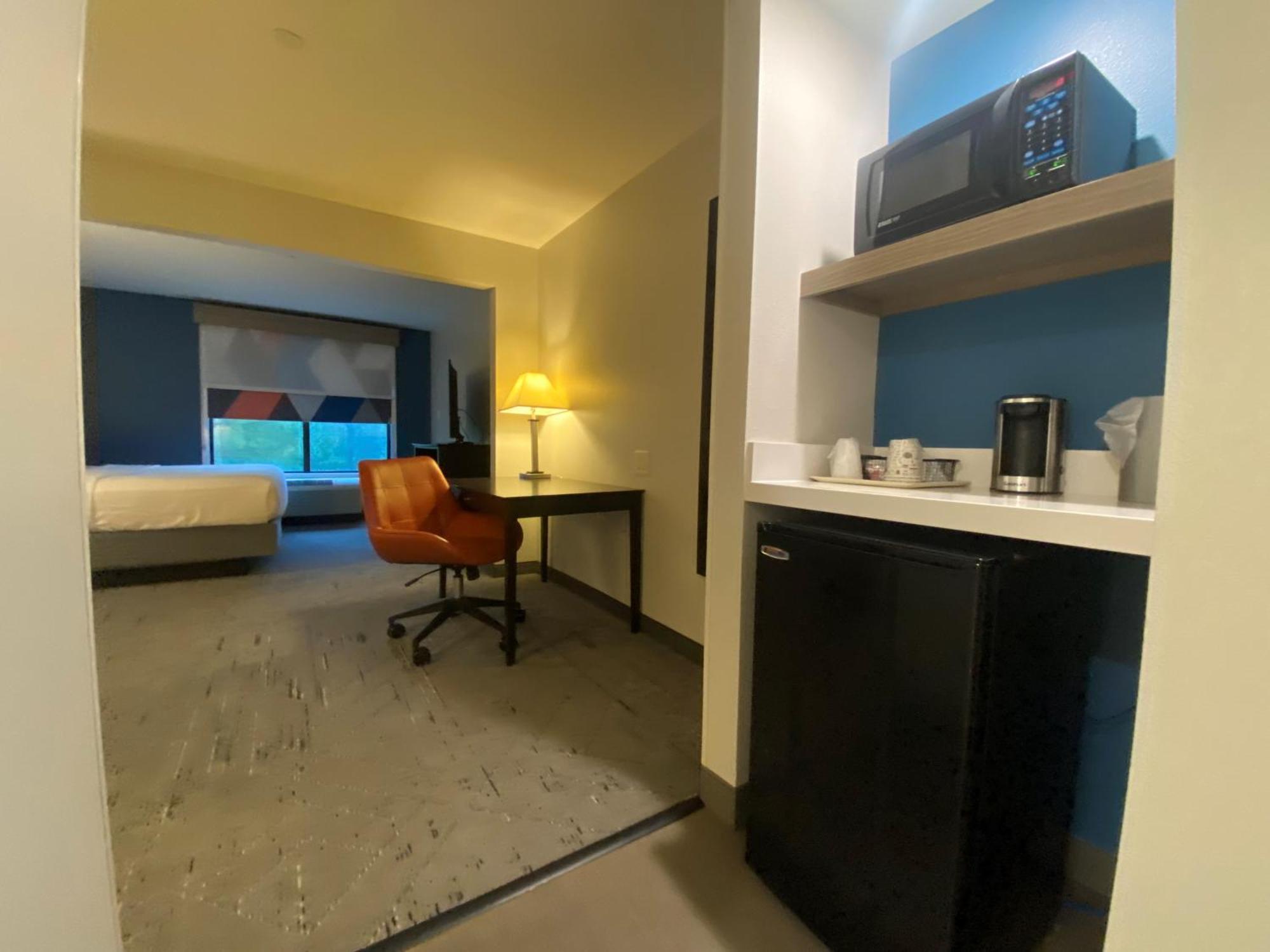 Wingate By Wyndham State Arena Raleigh/Cary Hotel Экстерьер фото