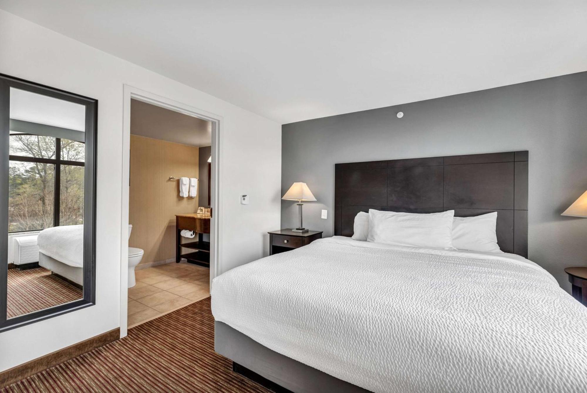 Wingate By Wyndham State Arena Raleigh/Cary Hotel Экстерьер фото