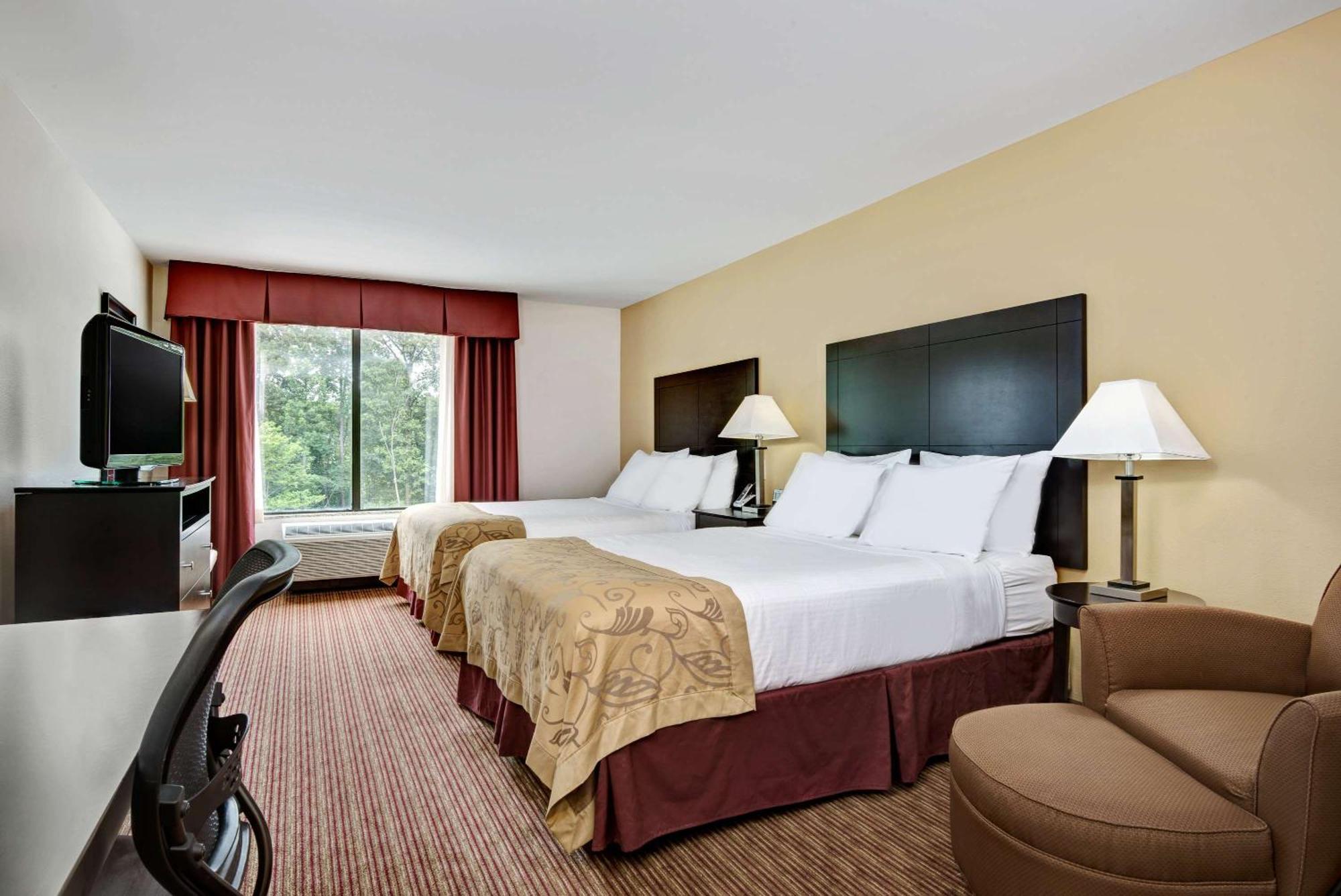 Wingate By Wyndham State Arena Raleigh/Cary Hotel Экстерьер фото