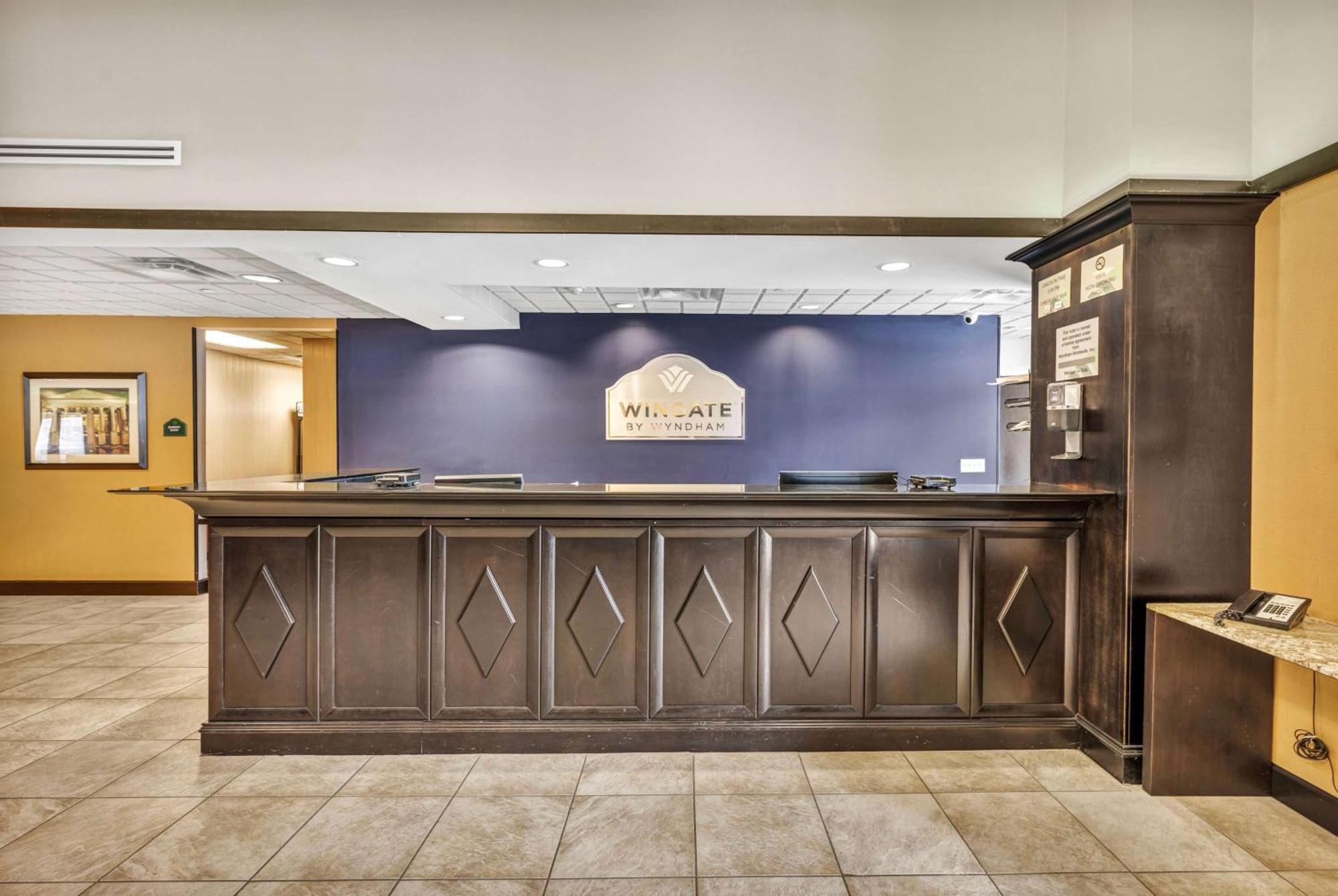 Wingate By Wyndham State Arena Raleigh/Cary Hotel Экстерьер фото