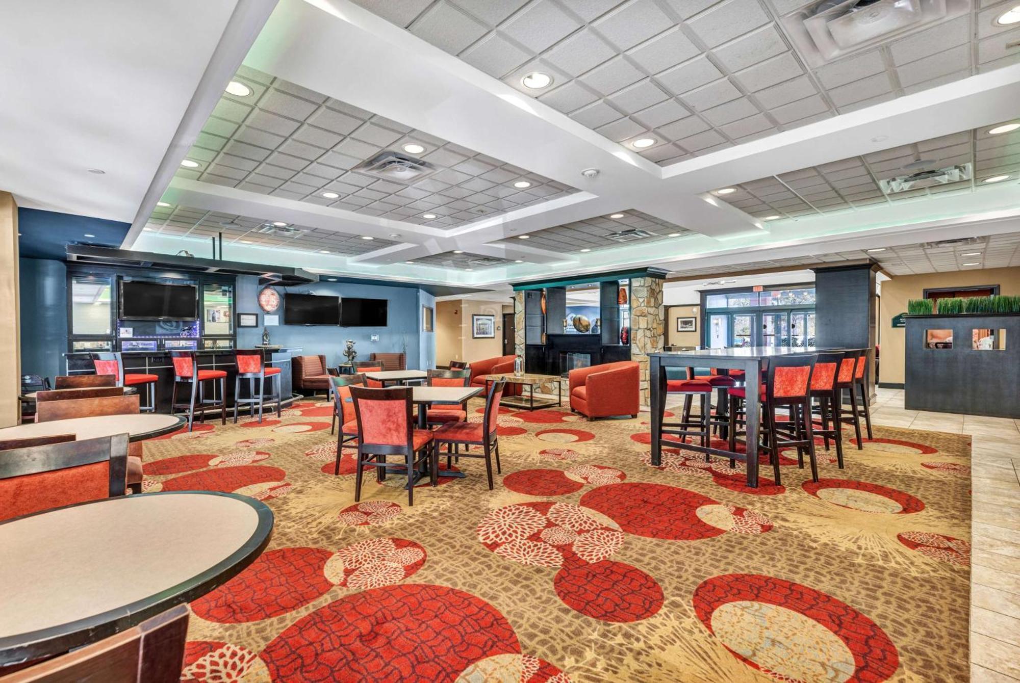 Wingate By Wyndham State Arena Raleigh/Cary Hotel Экстерьер фото