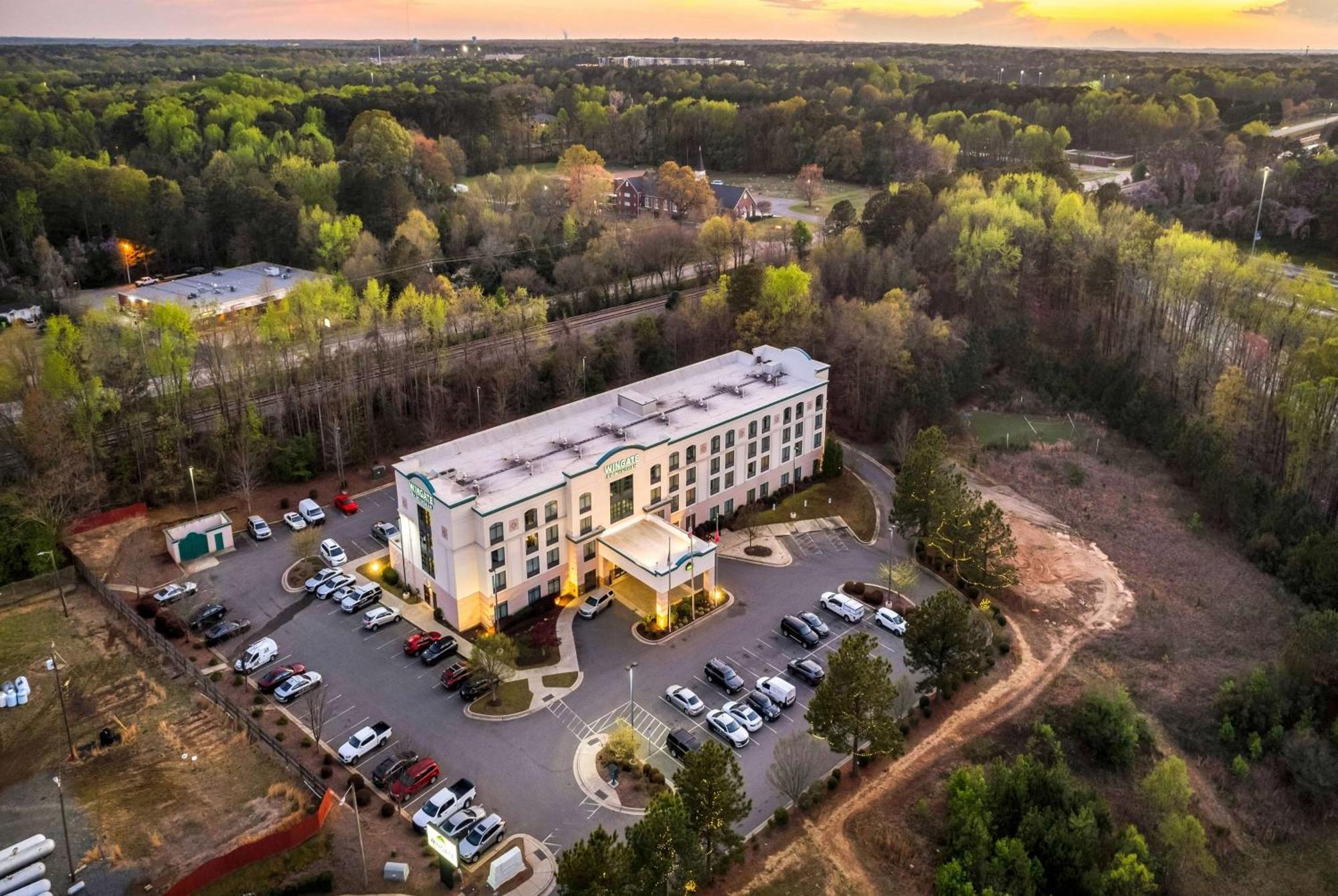 Wingate By Wyndham State Arena Raleigh/Cary Hotel Экстерьер фото