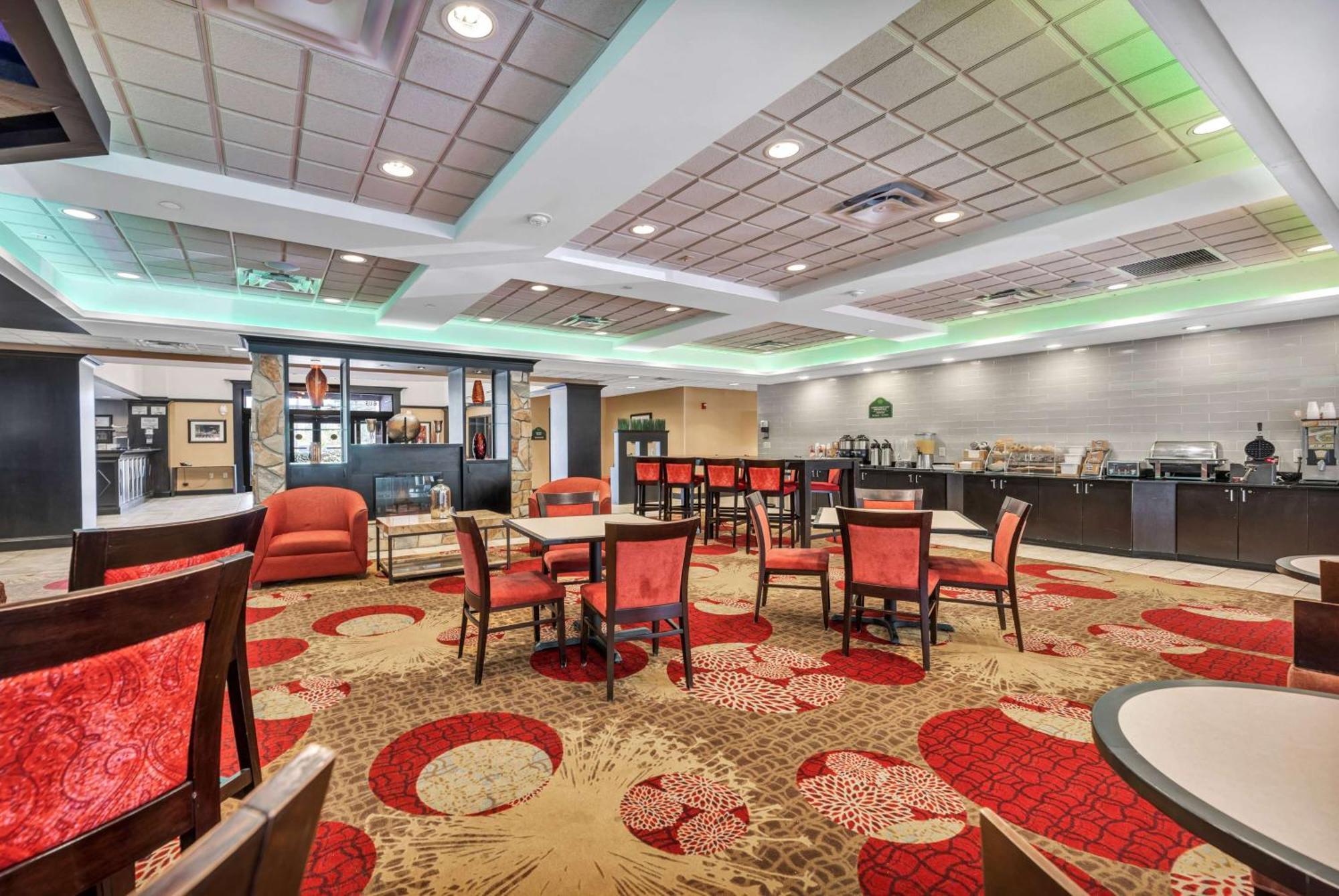 Wingate By Wyndham State Arena Raleigh/Cary Hotel Экстерьер фото