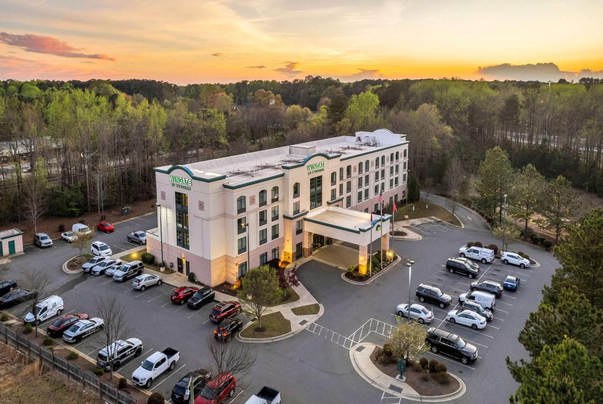 Wingate By Wyndham State Arena Raleigh/Cary Hotel Экстерьер фото