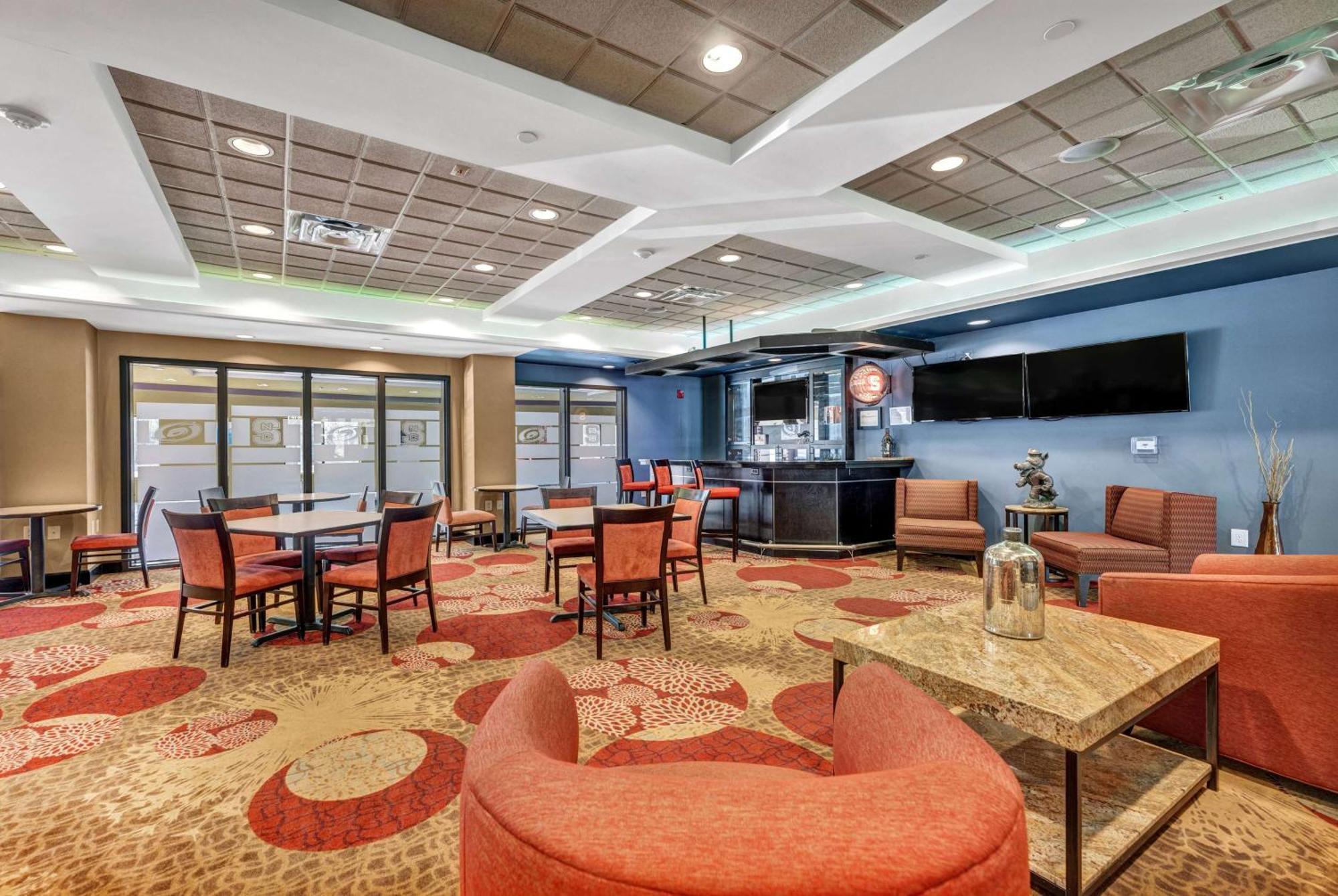 Wingate By Wyndham State Arena Raleigh/Cary Hotel Экстерьер фото